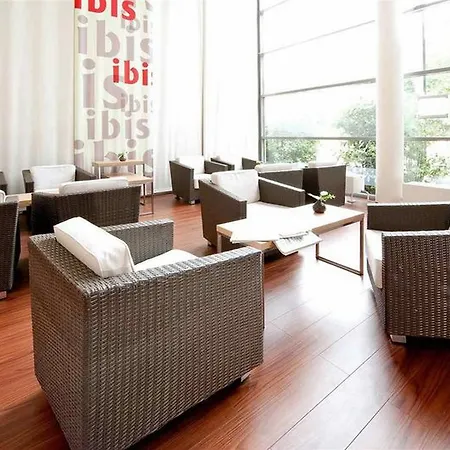 Ibis Mitte فندق 3*