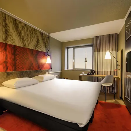 Ibis Mitte 3*