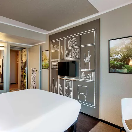 Ibis Mitte فندق 3*