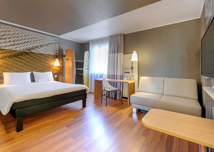 酒店 Ibis Mitte 3*