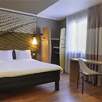 호텔 Ibis Mitte 3*