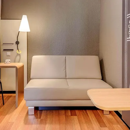 Ibis Mitte 3*